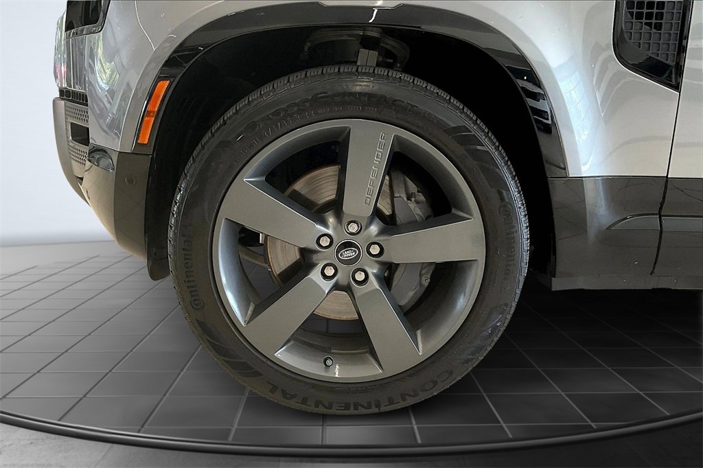 Used 2024 Land Rover Defender 130 Outbound image 9