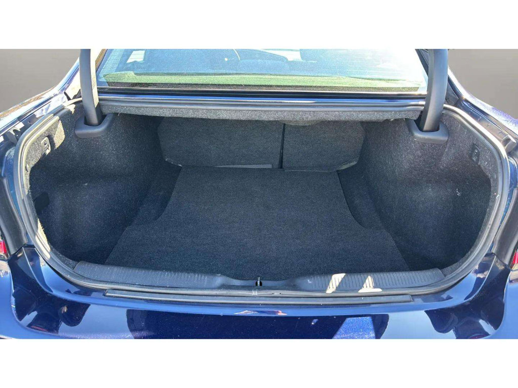 Used 2016 Dodge Charger SXT w/ Navigation & Travel Group image 9