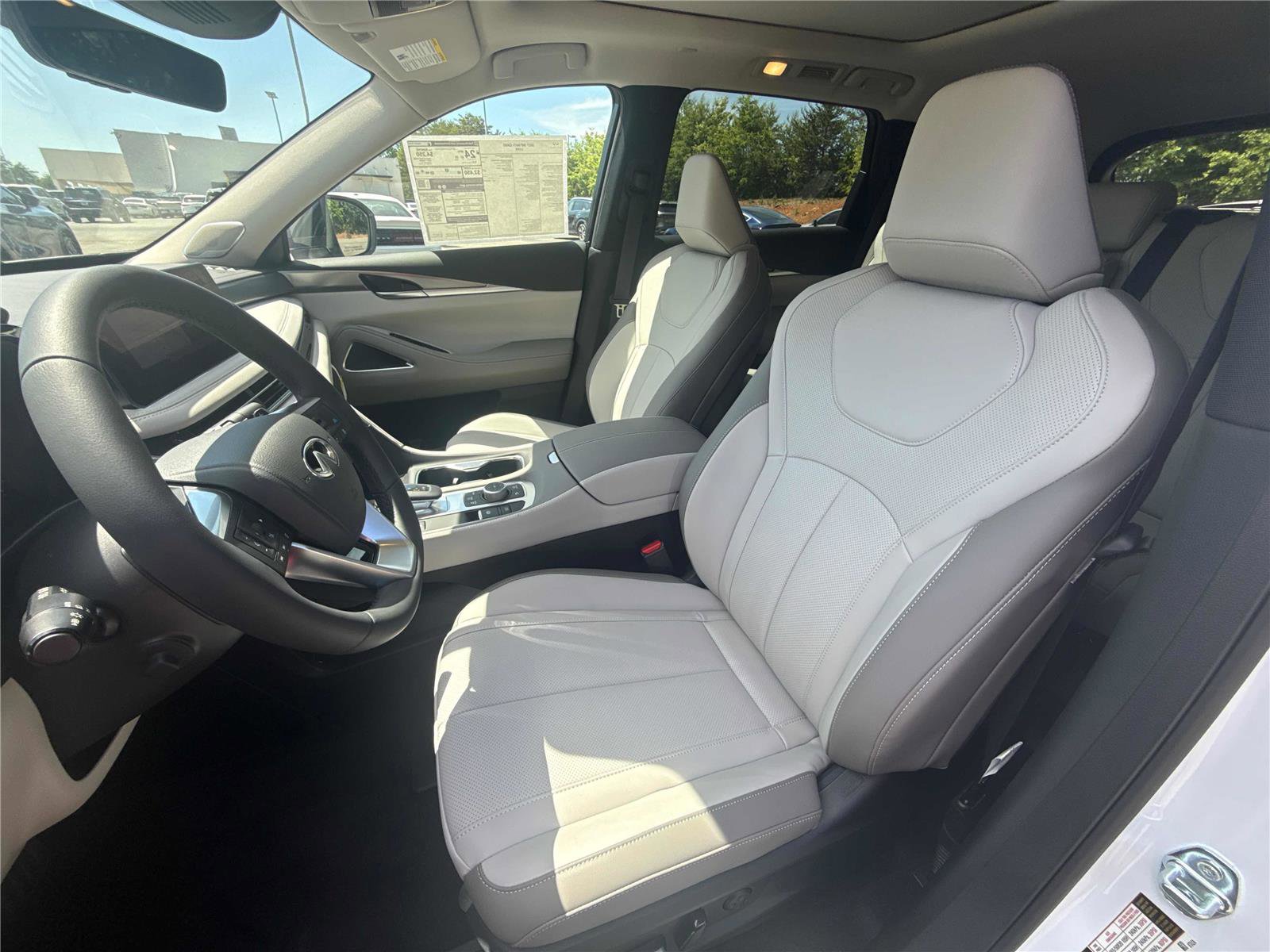 New 2027 INFINITI QX60 Luxe FWD image 11