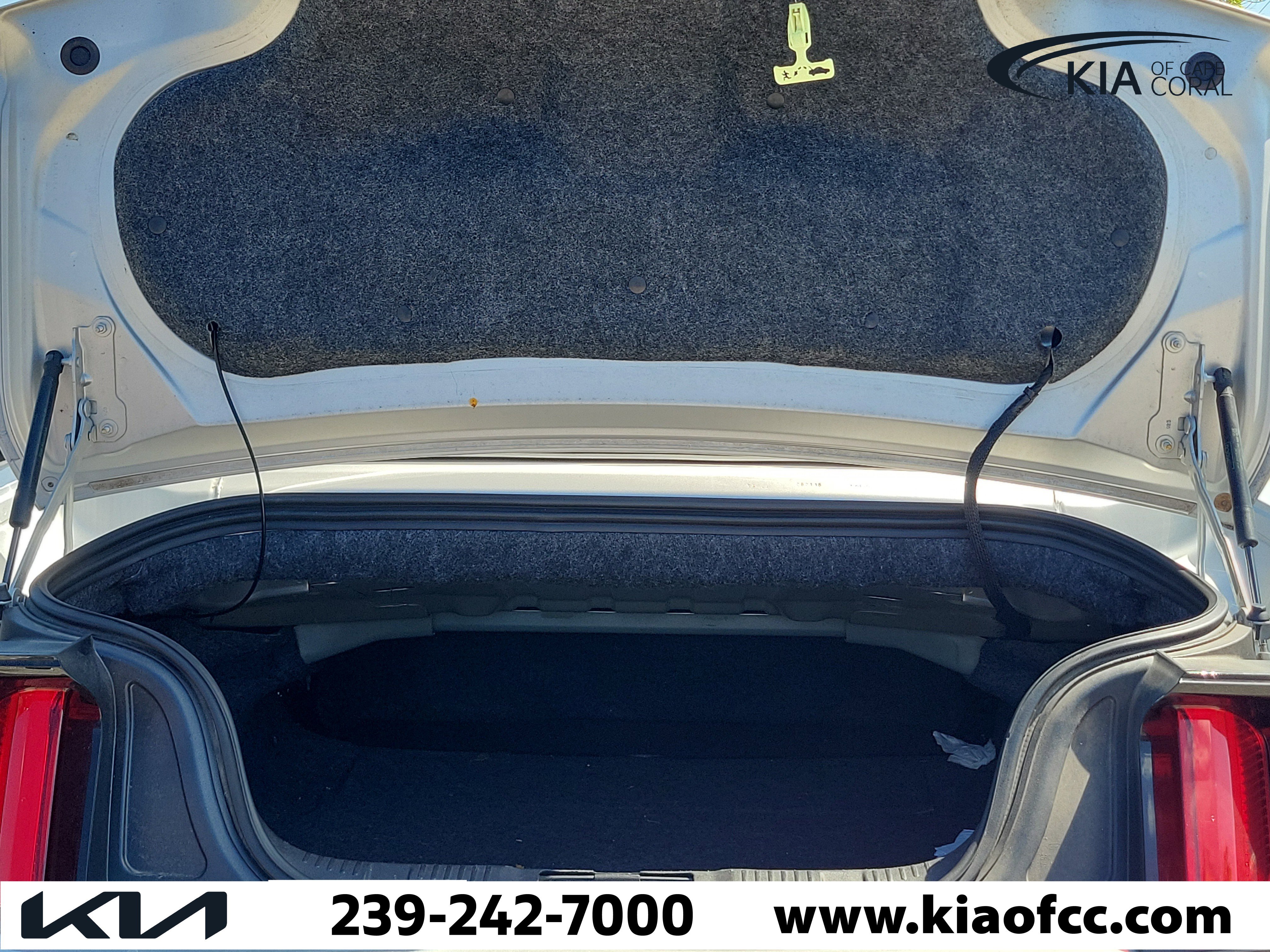 Used 2016 Ford Mustang Premium RWD image 9