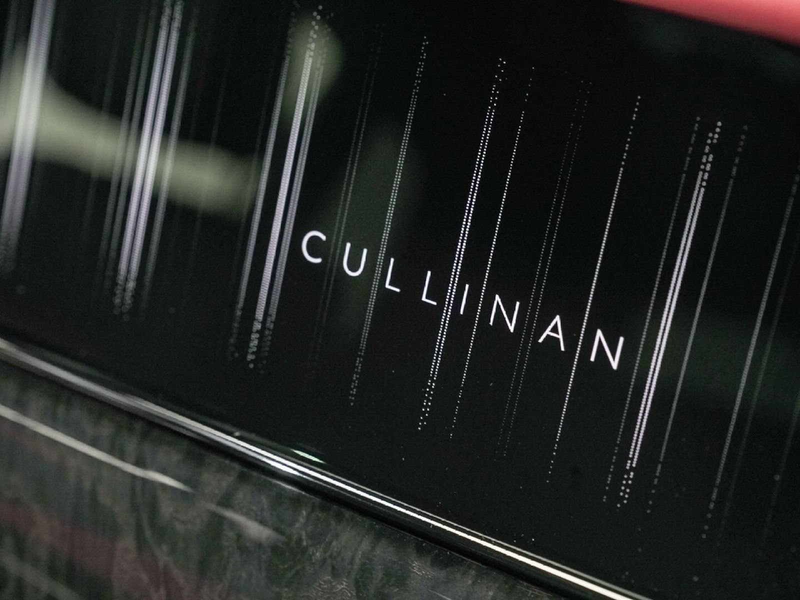 Certified 2025 Rolls-Royce Cullinan AWD/4WD image 43