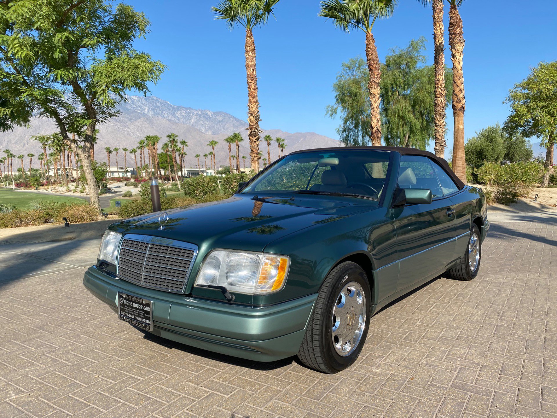 Used 1994 Mercedes-Benz E 320 Convertible image 4