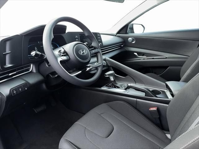 New 2026 Hyundai Elantra SE FWD image 14