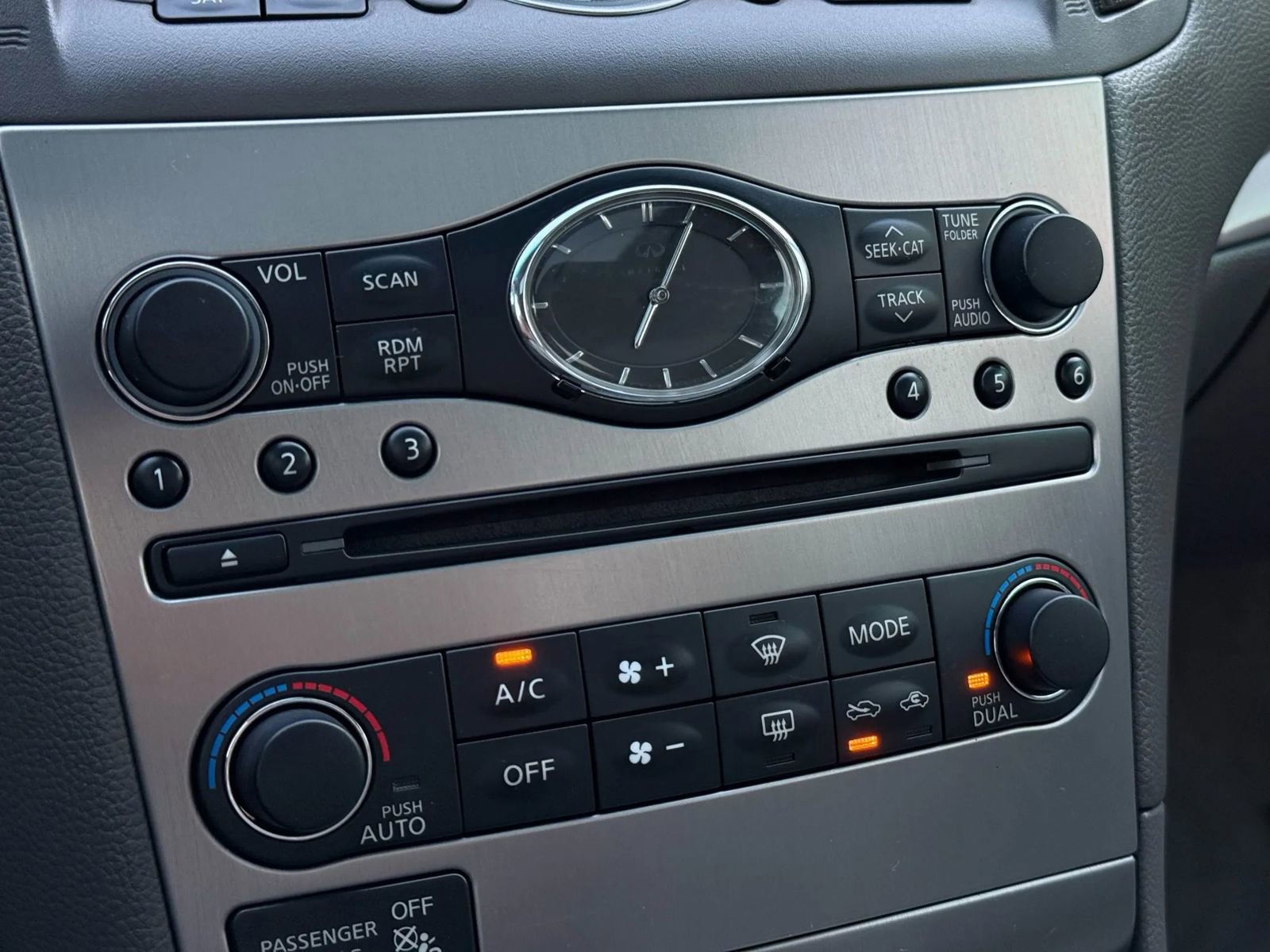 Used 2011 INFINITI G37 Journey w/ Premium Pkg image 38