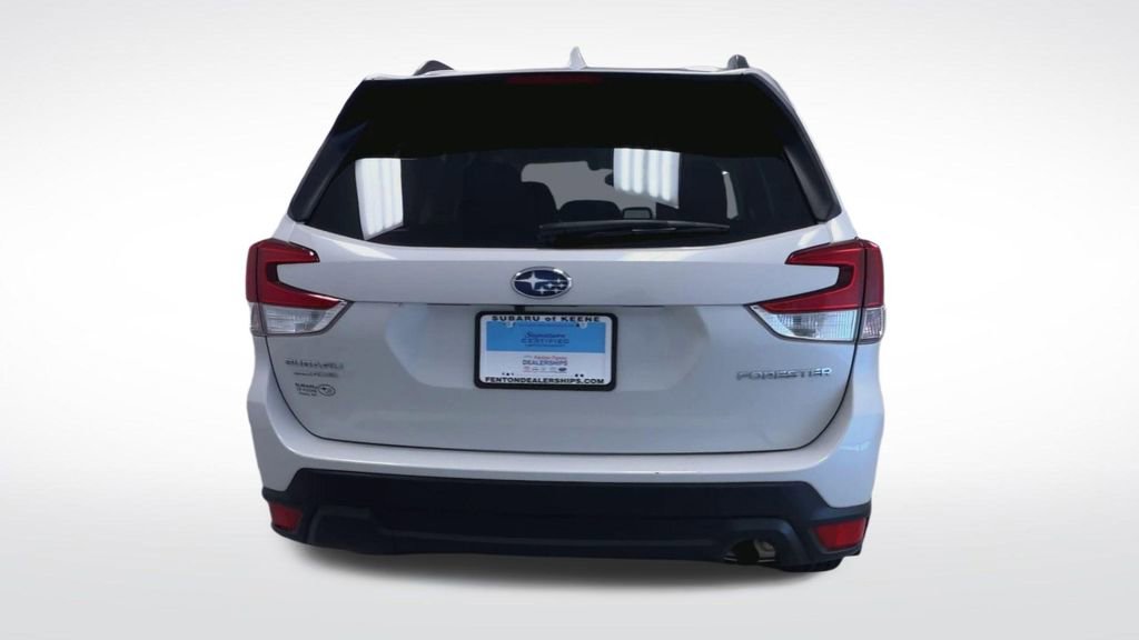 Used 2020 Subaru Forester Premium AWD/4WD image 7