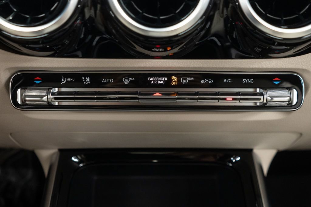 Used 2025 Mercedes-Benz GLA 250 4MATIC image 18