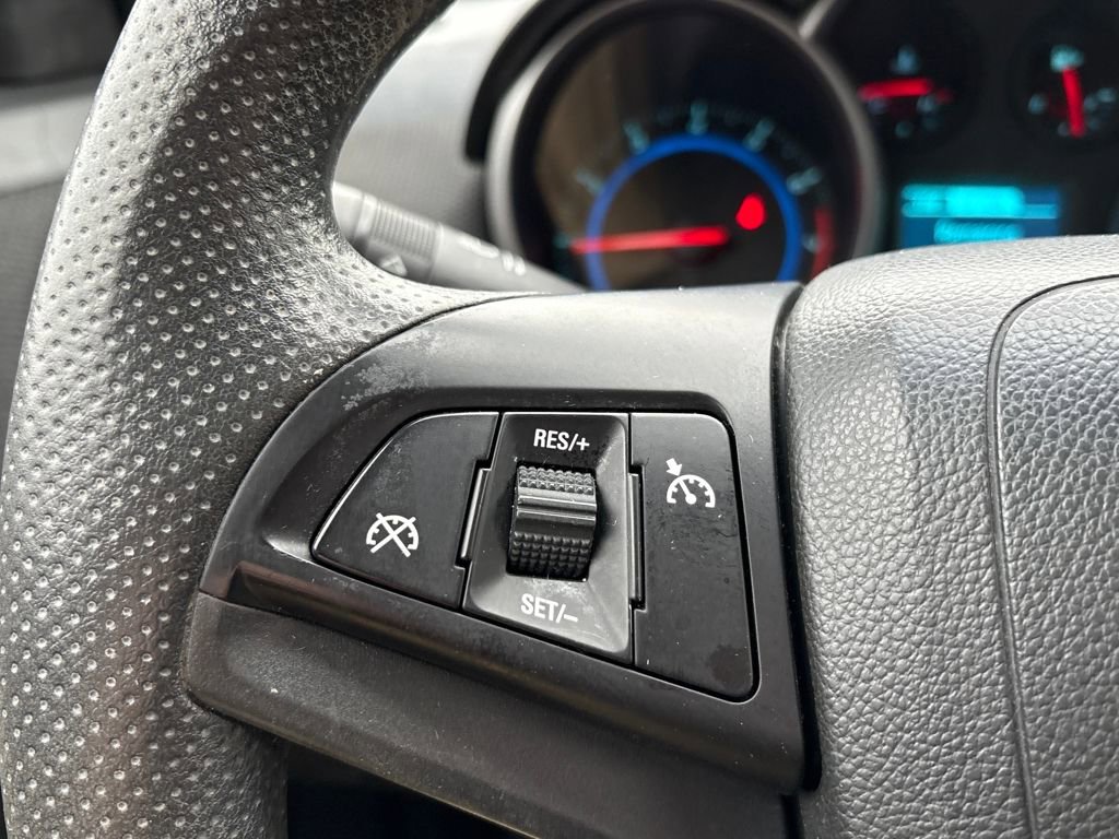 Used 2016 Chevrolet Cruze LT w/ Technology Package FWD image 17