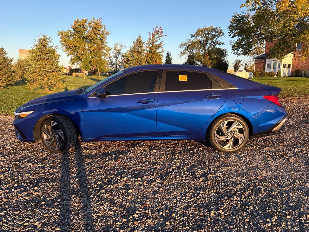 Used 2024 Hyundai Elantra Limited FWD image 4