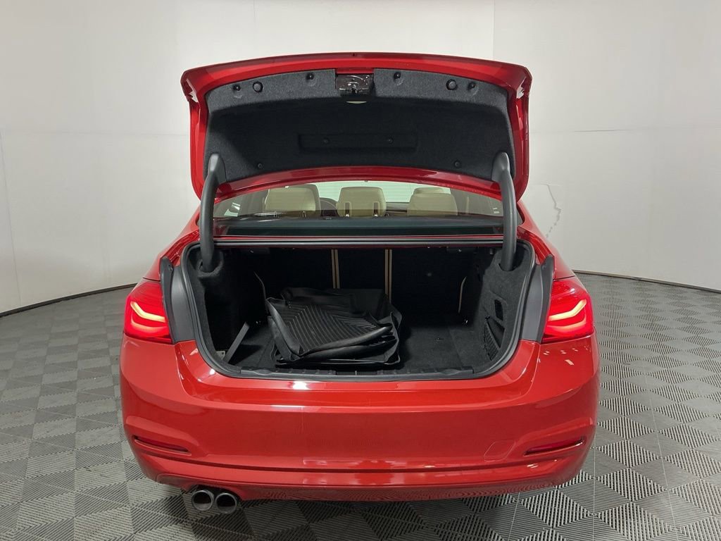 Used 2018 BMW 330e w/ Convenience Package image 26