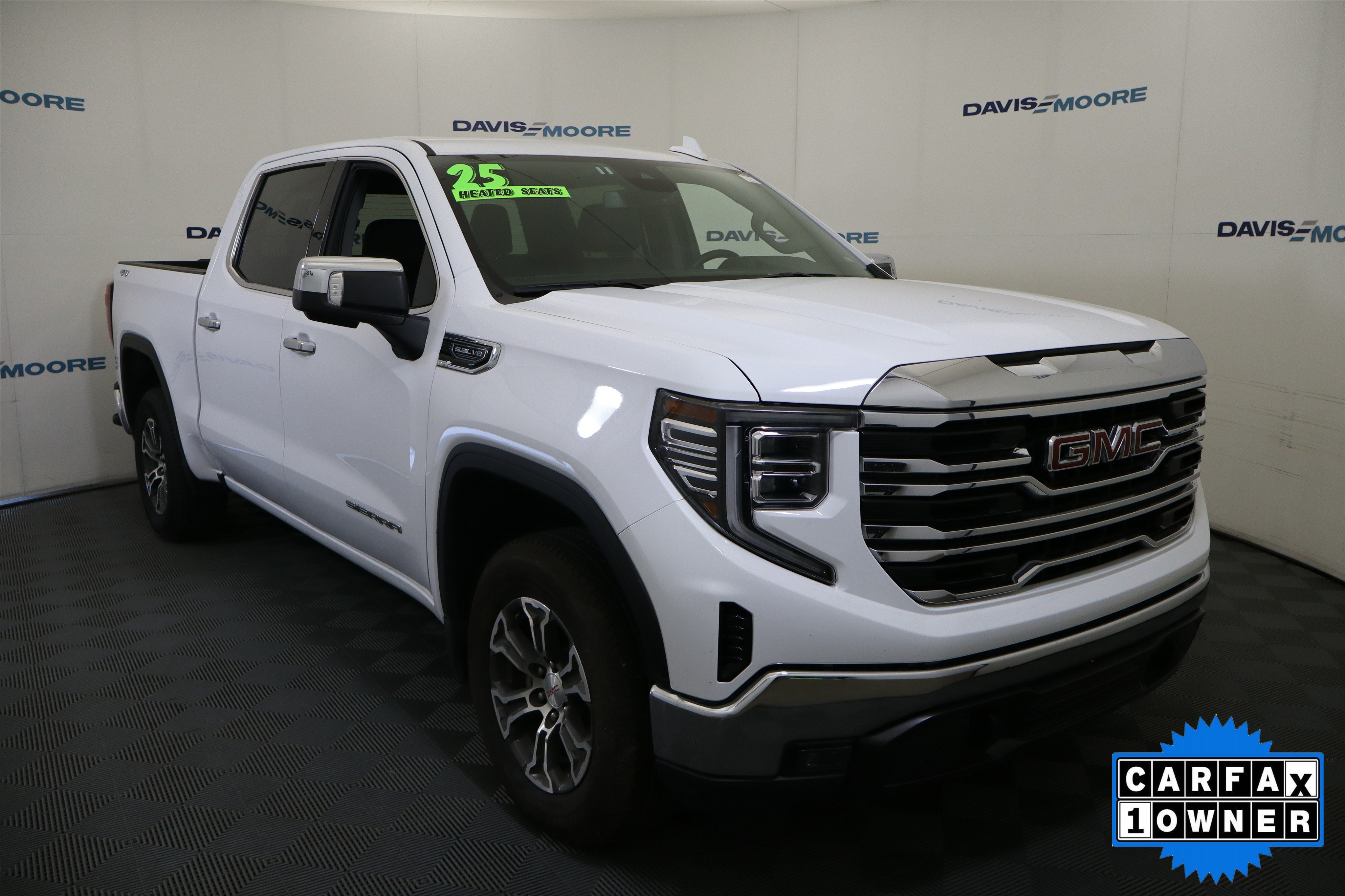 Used 2025 GMC Sierra 1500 SLT AWD/4WD image 3