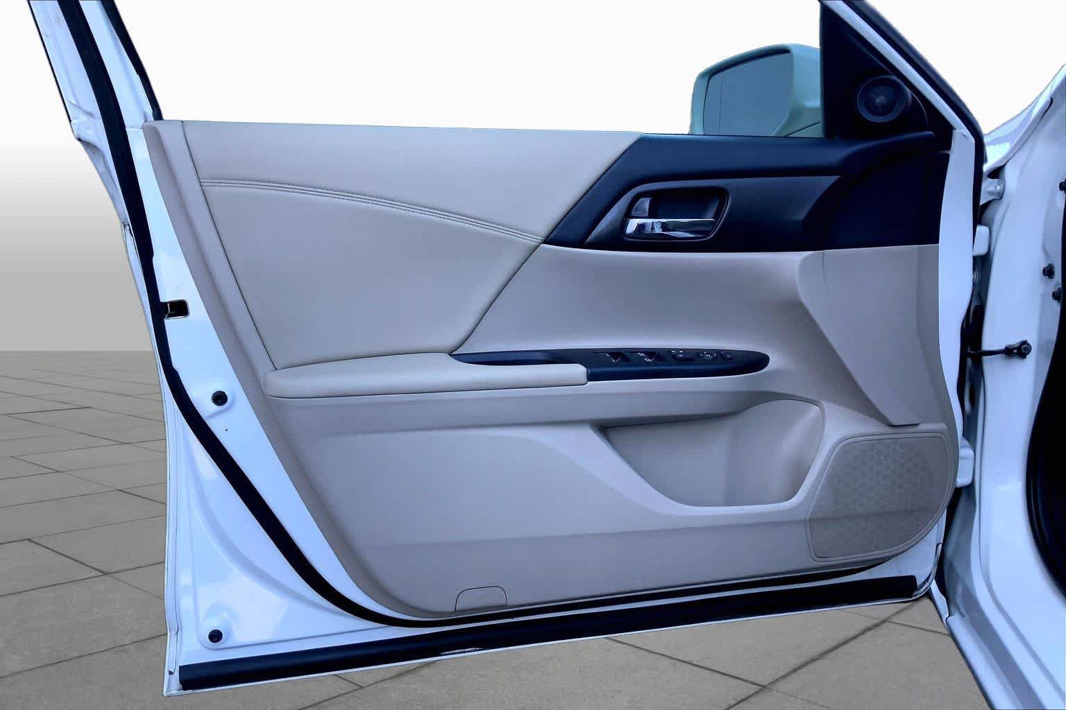 Used 2013 Honda Accord EX image 21