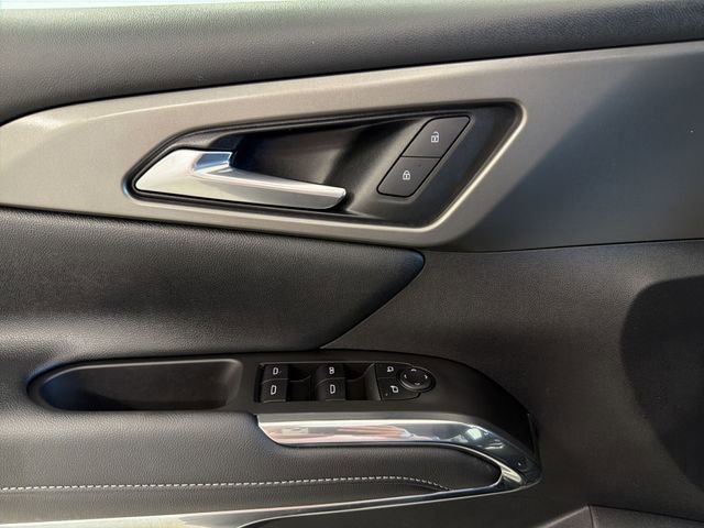 Certified 2025 Chevrolet Traverse LT w/ Enhanced Driving Package image 24