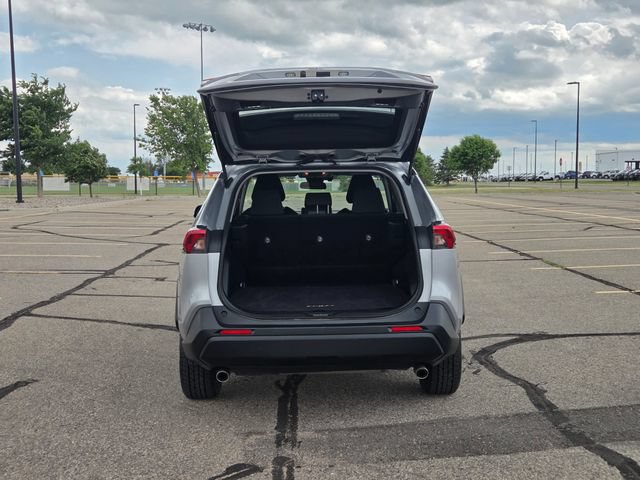 Used 2019 Toyota RAV4 LE w/ Carpet Mat Package AWD/4WD image 48