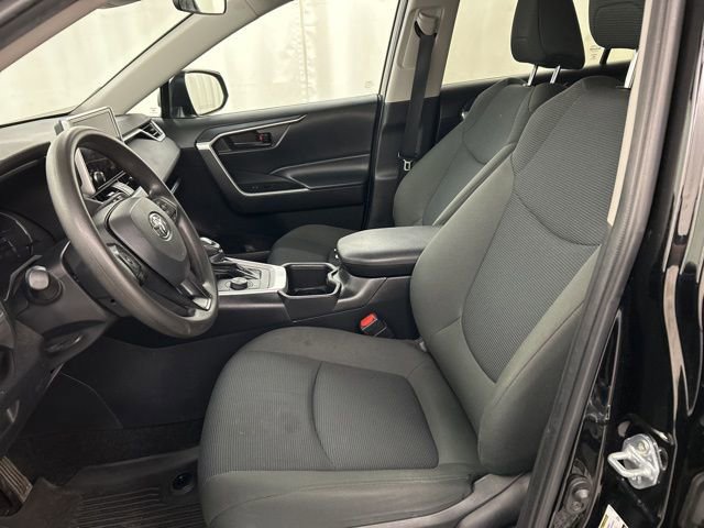 Used 2024 Toyota RAV4 LE AWD/4WD image 6