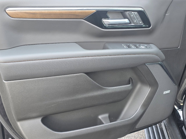 Certified 2026 Chevrolet Suburban High Country image 33
