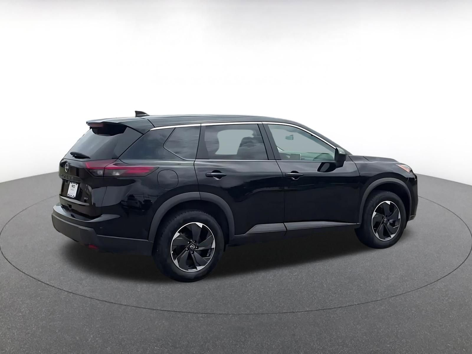 Used 2025 Nissan Rogue SV AWD/4WD image 12