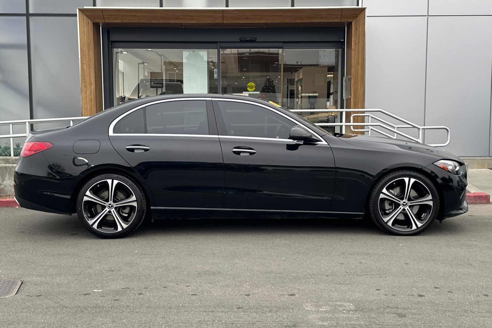 Used 2022 Mercedes-Benz C 300 Sedan image 8