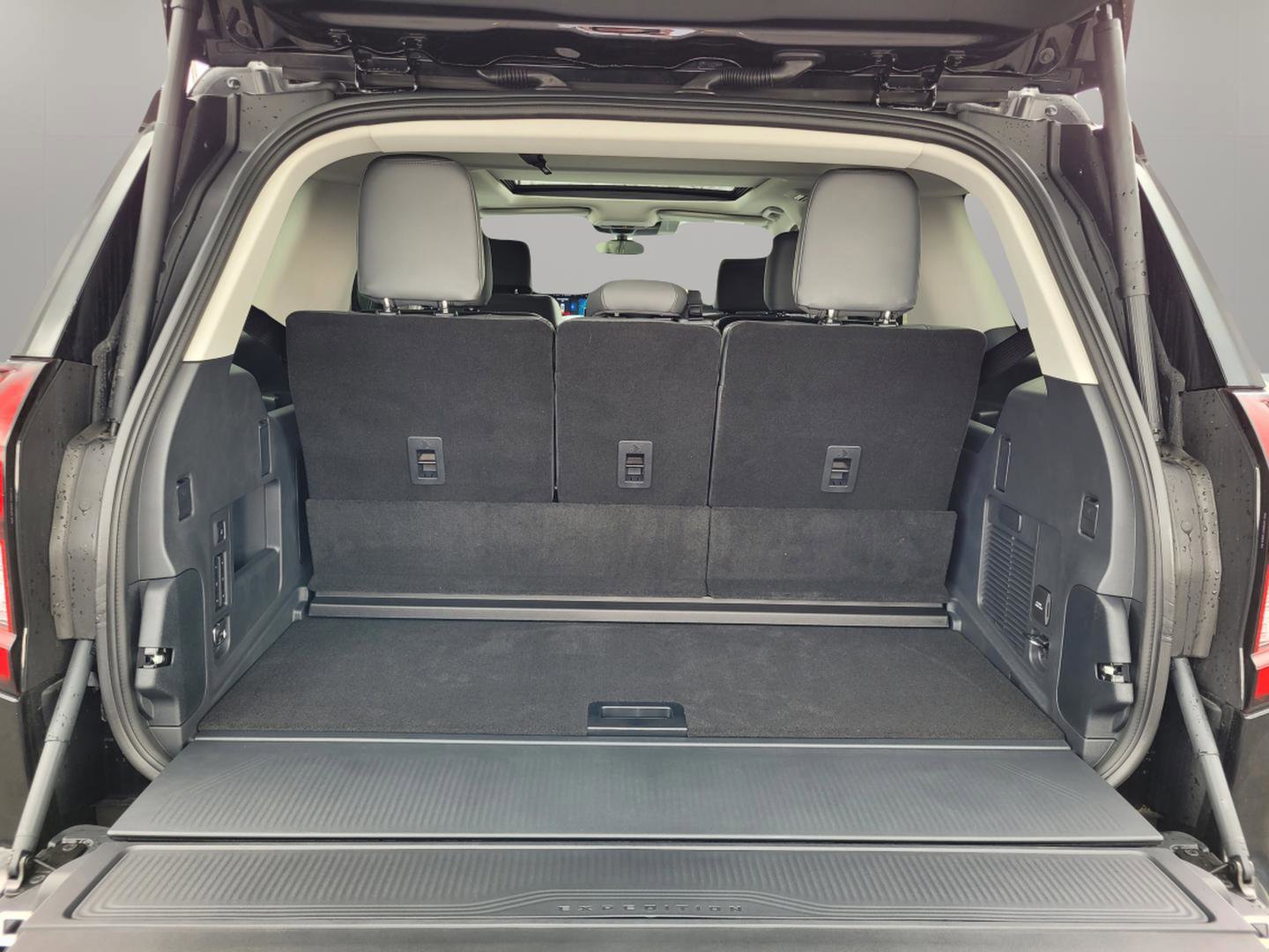 Used 2026 Ford Expedition Active image 28