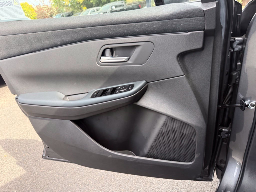 New 2026 Nissan Leaf SV Plus w/ Floor Mat Package (SV+) FWD image 17