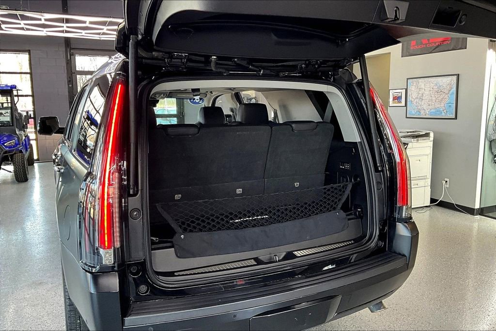 Used 2017 Cadillac Escalade Luxury AWD/4WD image 24