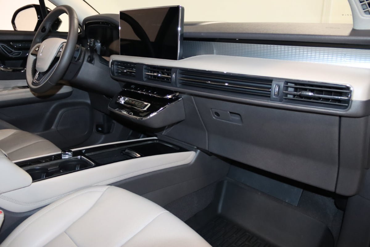 Used 2024 Lincoln Corsair AWD w/ Equipment Group 101A image 50