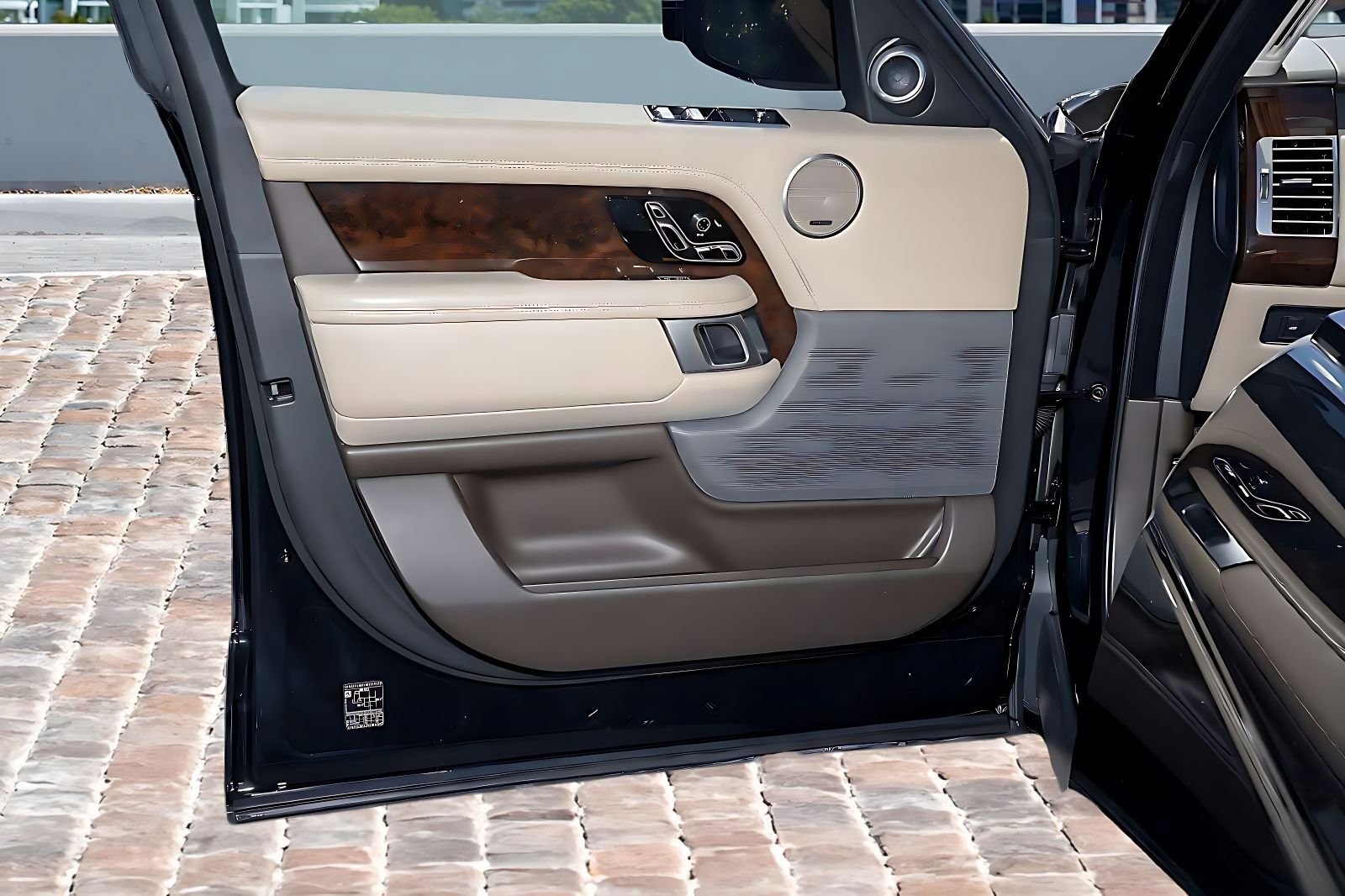 Used 2021 Land Rover Range Rover Westminster Edition image 11