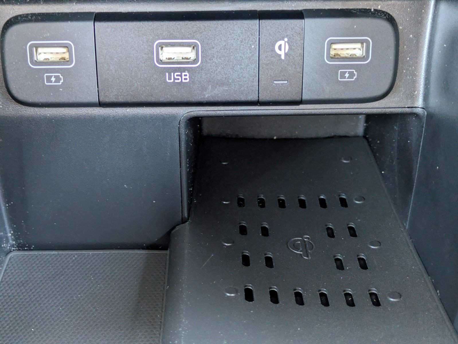 Certified 2023 Kia Sorento S FWD image 25