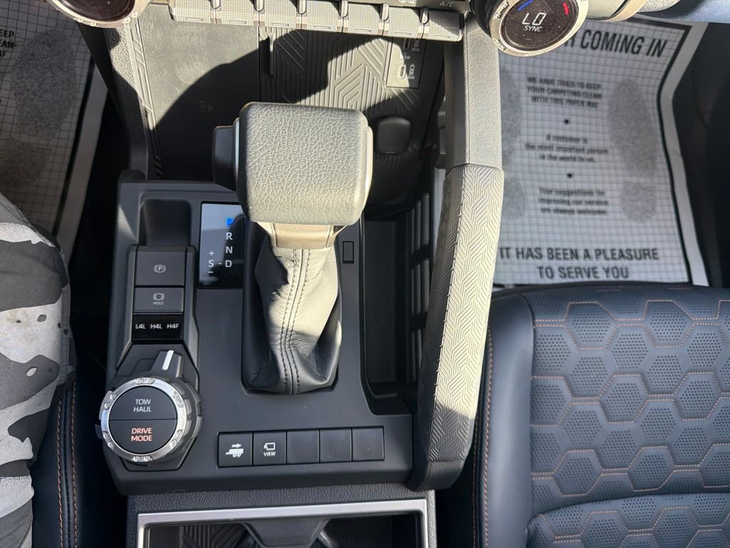 Used 2025 Toyota 4Runner Platinum AWD/4WD image 30