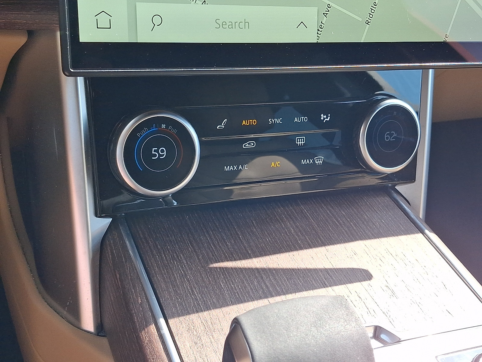 Used 2023 Land Rover Range Rover SE AWD/4WD image 17