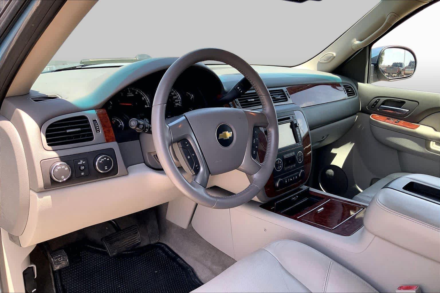 Used 2011 Chevrolet Suburban LTZ AWD/4WD image 17