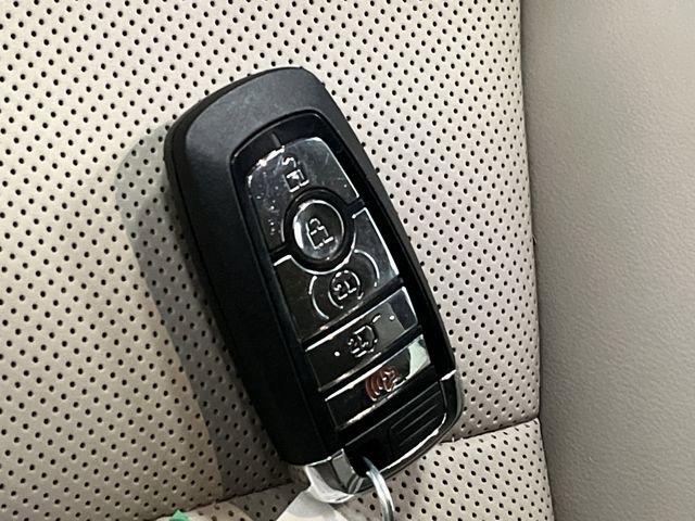 Used 2025 Lincoln Corsair Reserve w/ Towing Package image 27