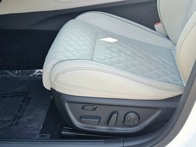 Used 2023 Genesis G70 3.3T w/ Sport Prestige Package AWD/4WD image 18