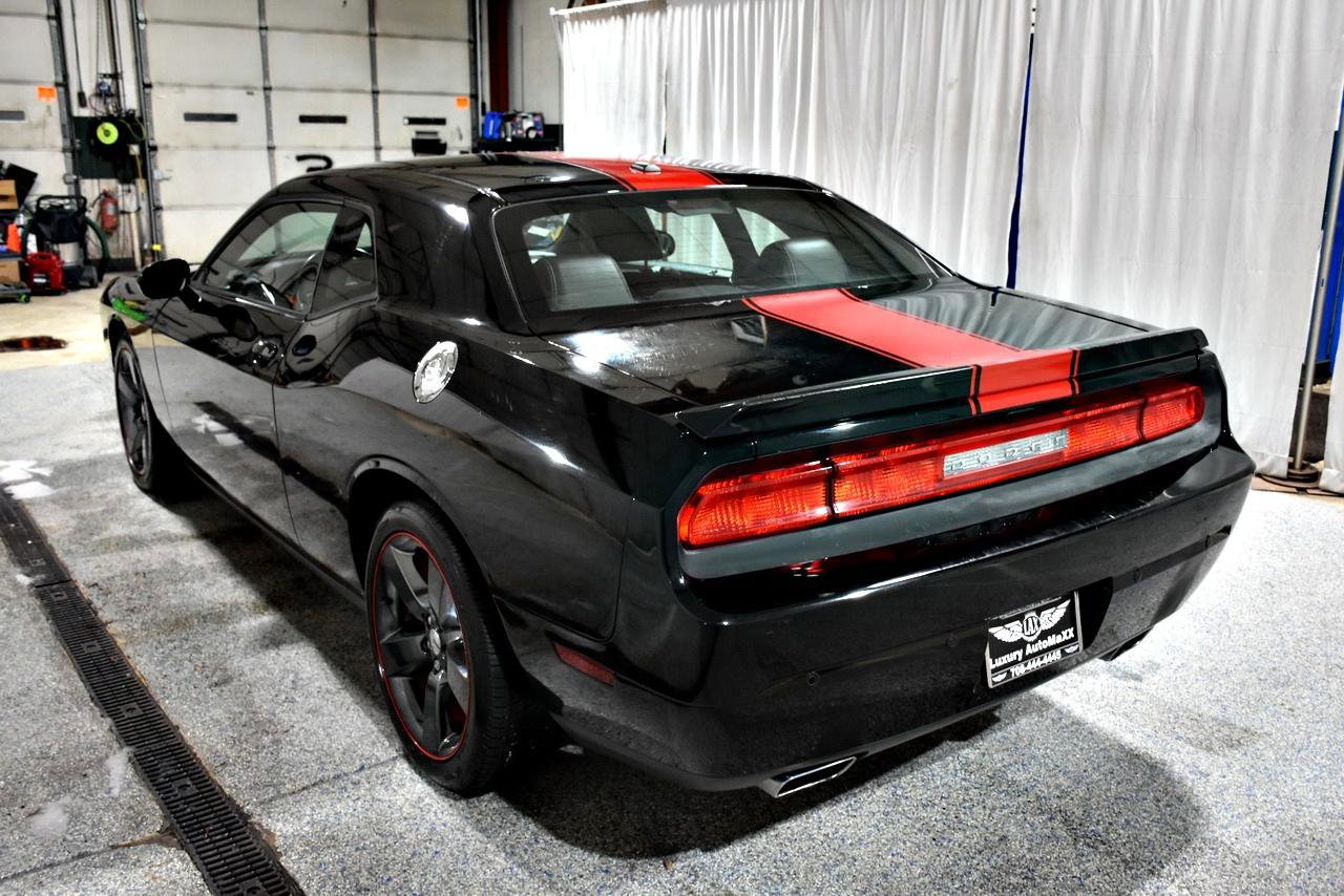 Used 2013 Dodge Challenger SXT image 5