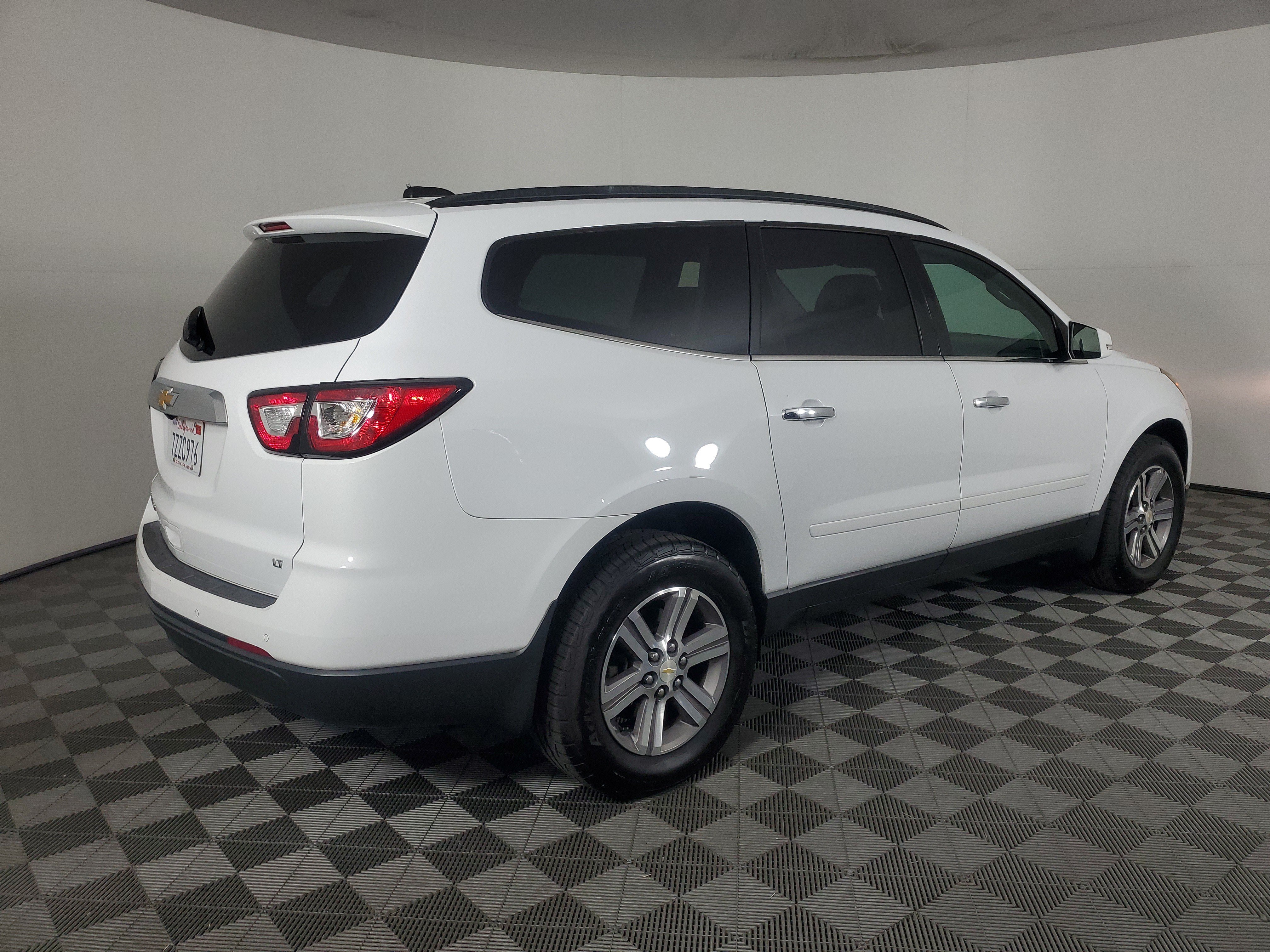 Used 2017 Chevrolet Traverse LT AWD/4WD image 4