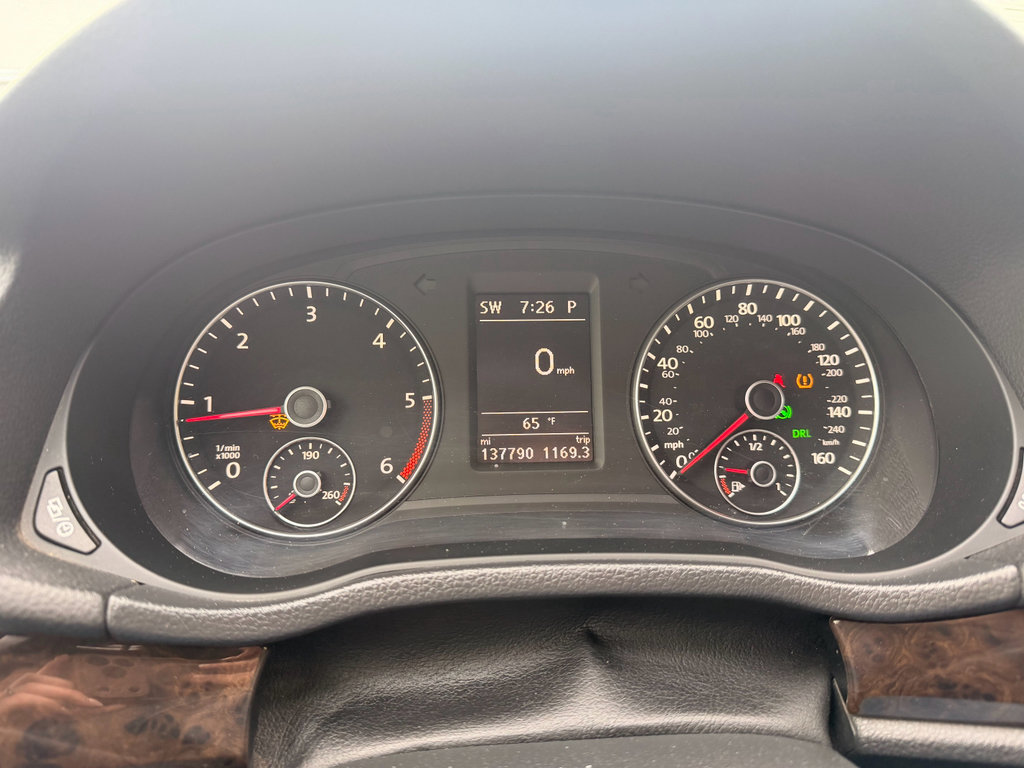 Used 2014 Volkswagen Passat TDI SEL Premium FWD image 10