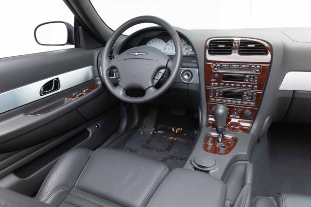 Used 2002 Ford Thunderbird Deluxe image 26