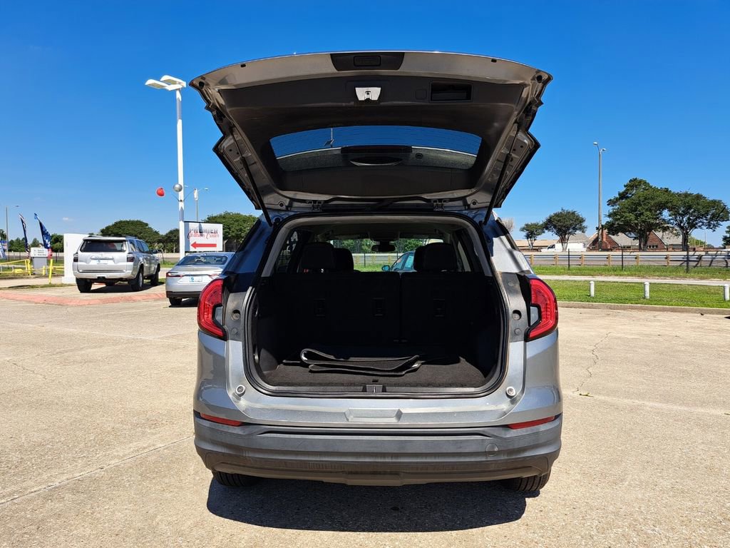 Used 2023 GMC Terrain SLE FWD image 24