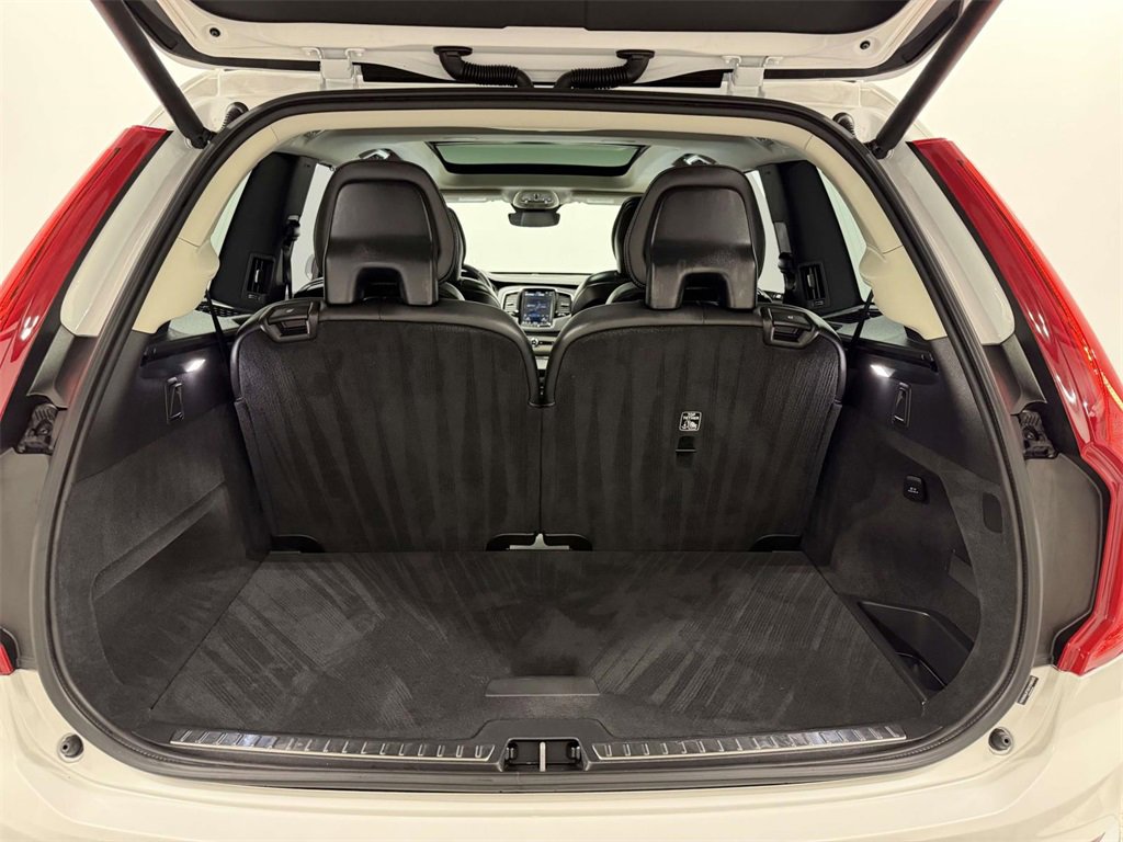 Used 2025 Volvo XC90 T8 Ultra image 11