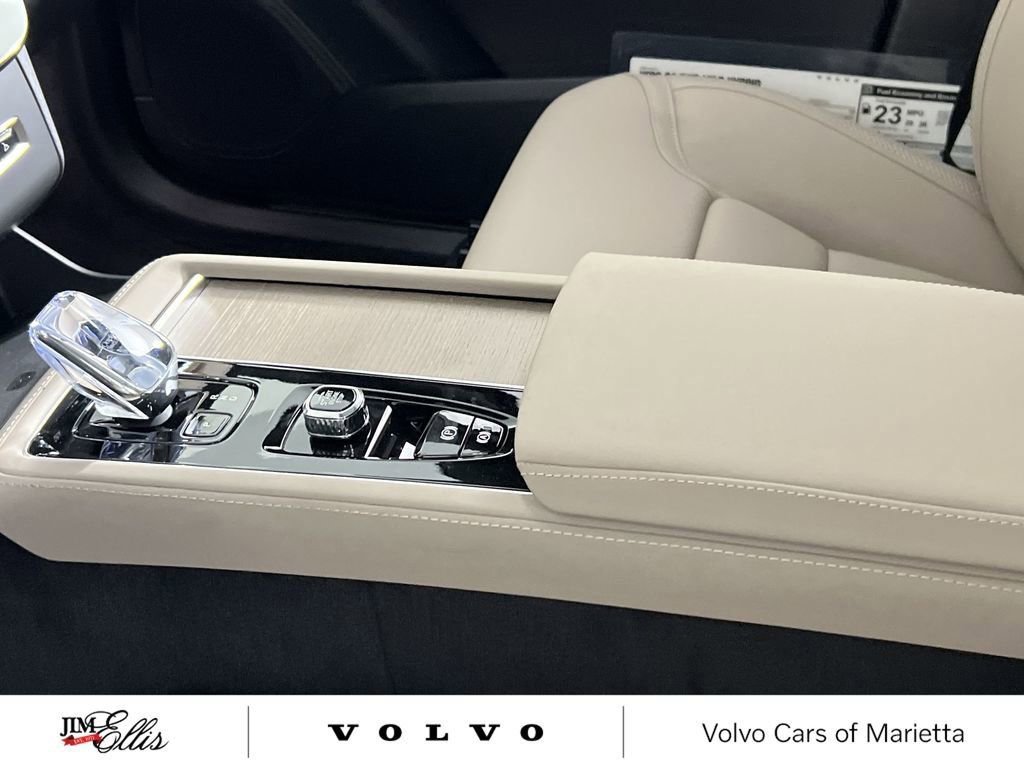 Used 2026 Volvo XC90 B6 Plus w/ Protection Package Premier AWD/4WD image 23