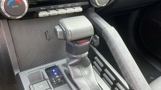 Used 2024 Toyota Tacoma TRD Off-Road image 17