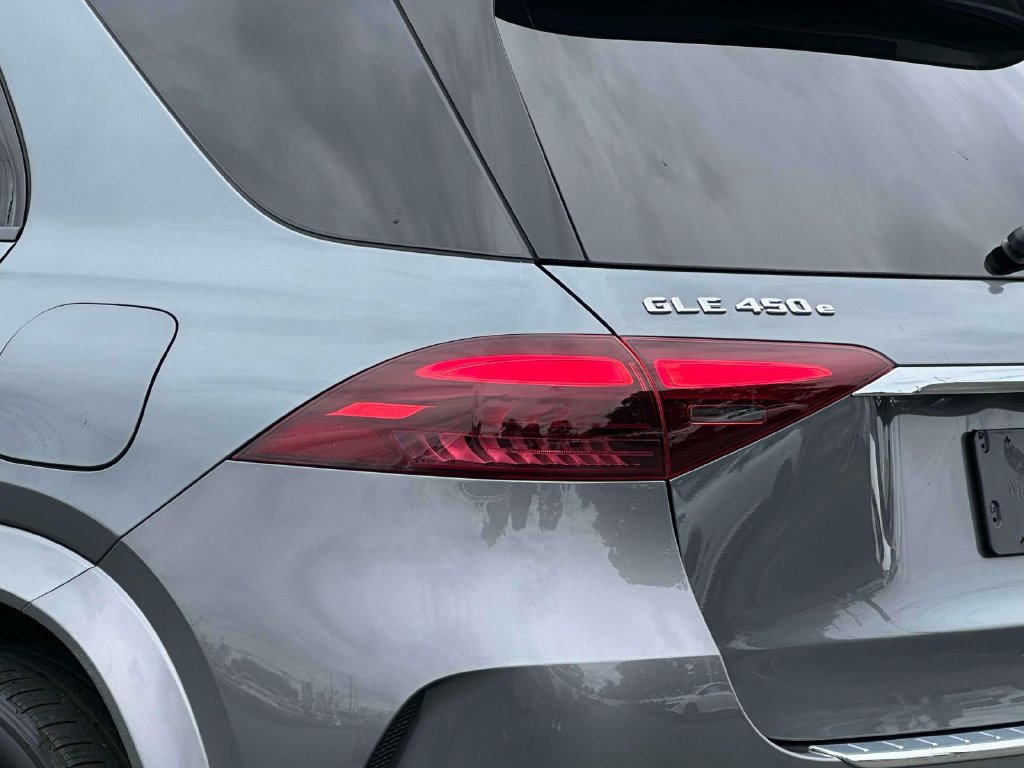 Used 2024 Mercedes-Benz GLE 450e 4MATIC image 9
