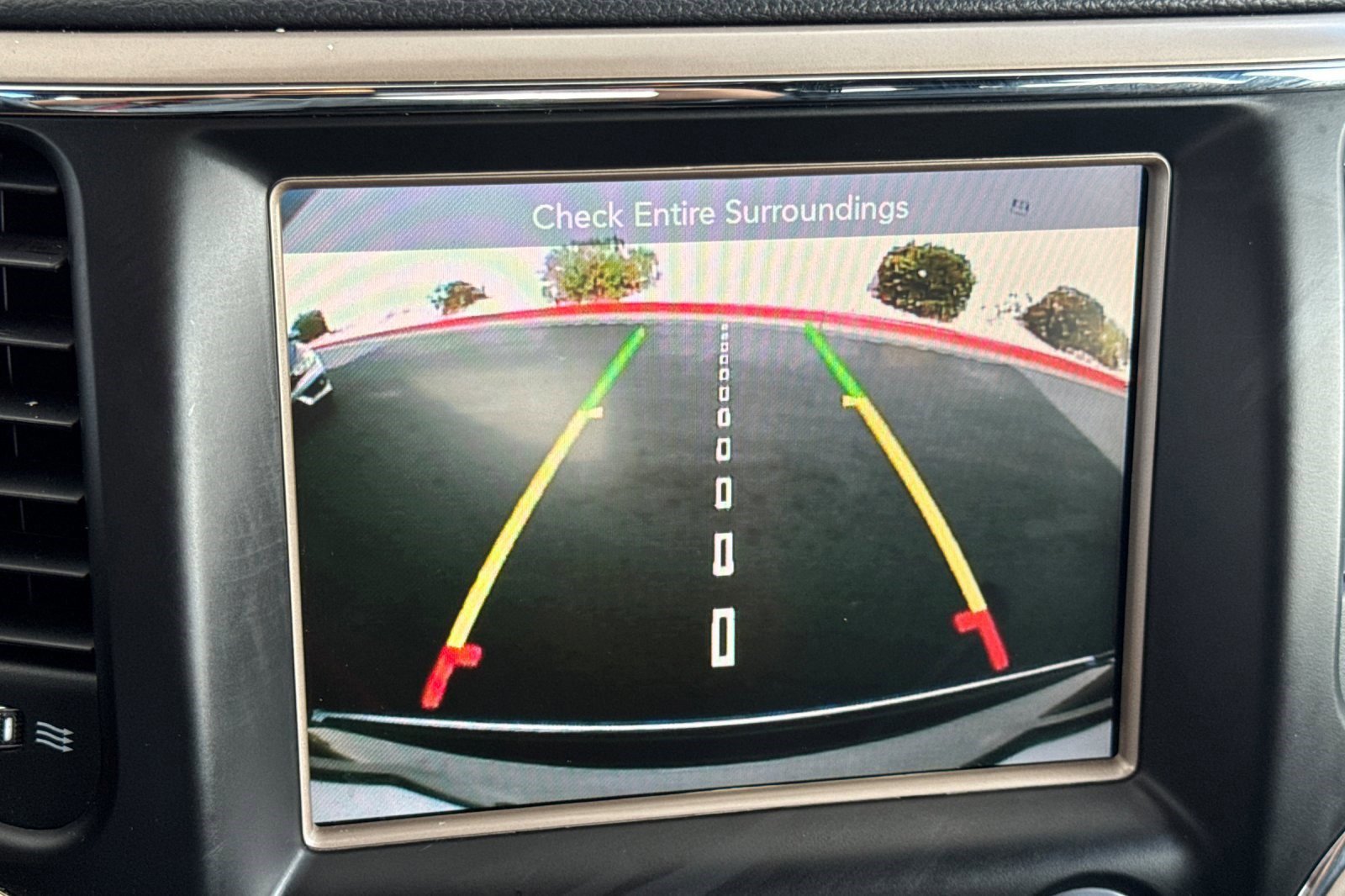 Used 2016 Jeep Grand Cherokee Limited image 24