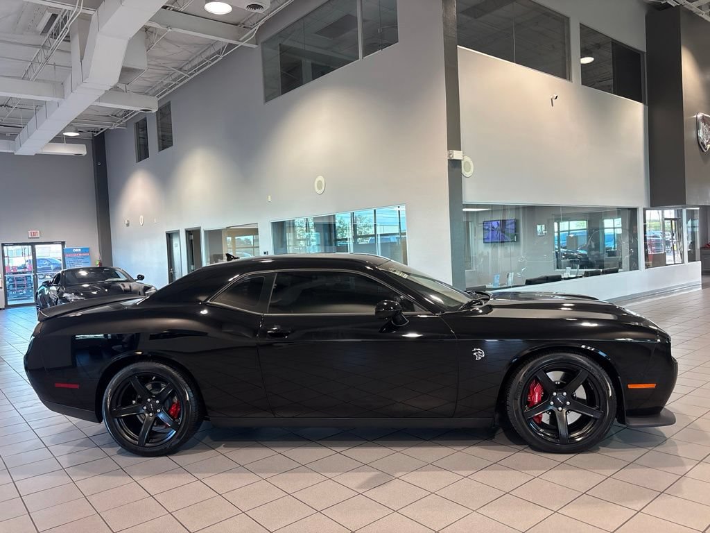 Used 2019 Dodge Challenger SRT Hellcat w/ Laguna Leather Package RWD image 2