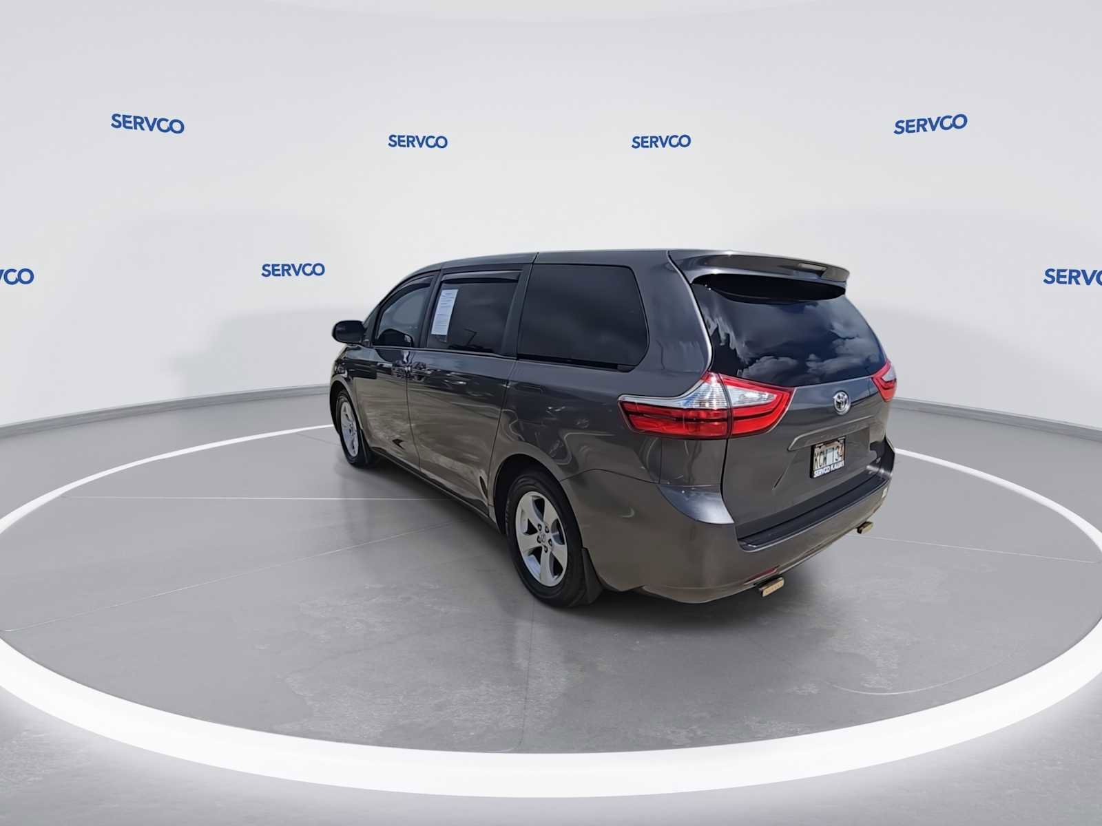 Used 2017 Toyota Sienna LE image 7
