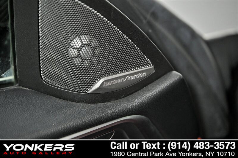 Used 2022 BMW M4 xDrive Competition w/ M Carbon Exterior Package AWD/4WD image 12