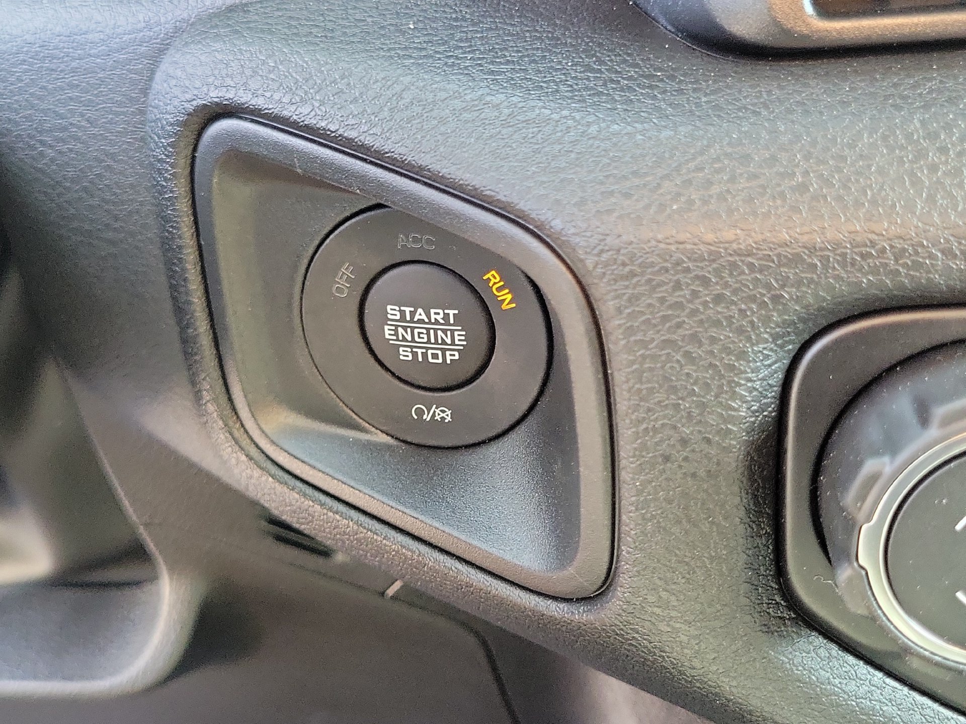 New 2026 Jeep Gladiator Sport AWD/4WD image 11