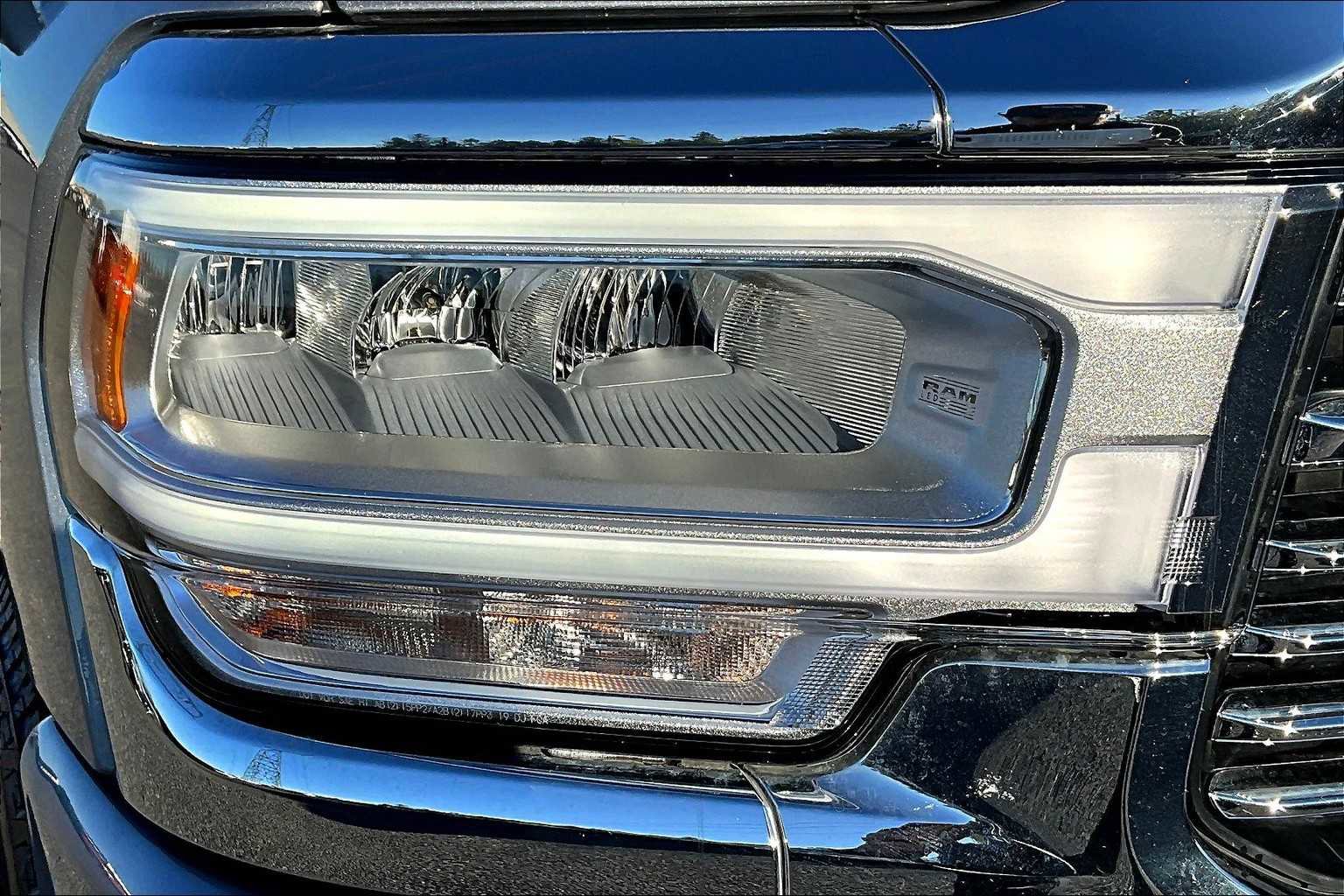 Used 2024 RAM 2500 Laramie w/ Safety Group image 31