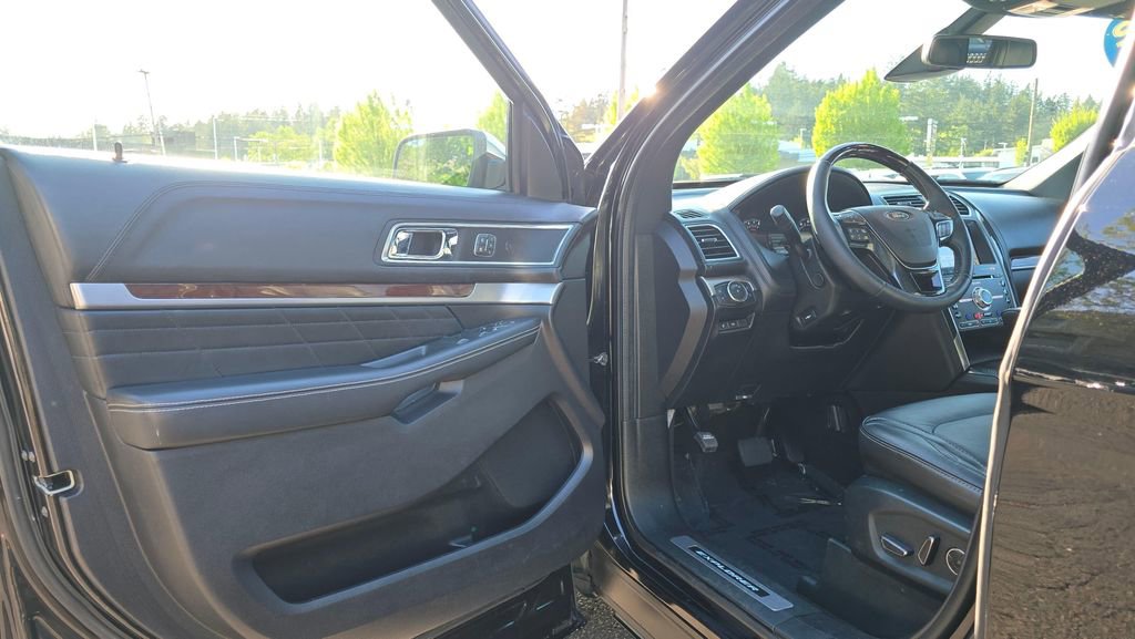 Used 2018 Ford Explorer Platinum AWD/4WD image 20
