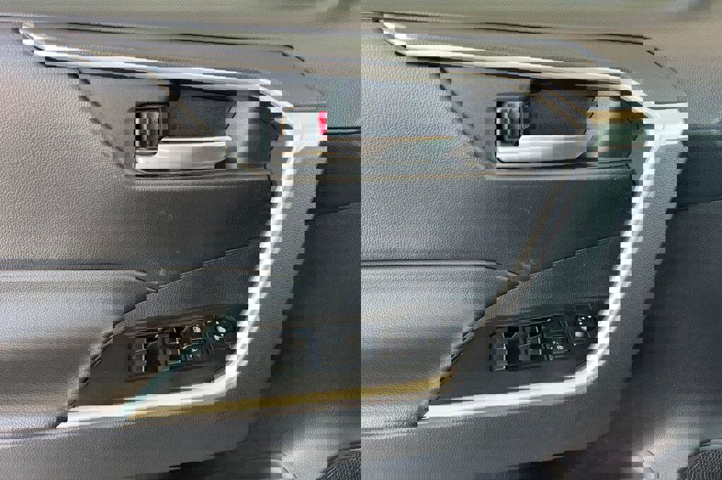 Used 2024 Toyota RAV4 XLE image 11