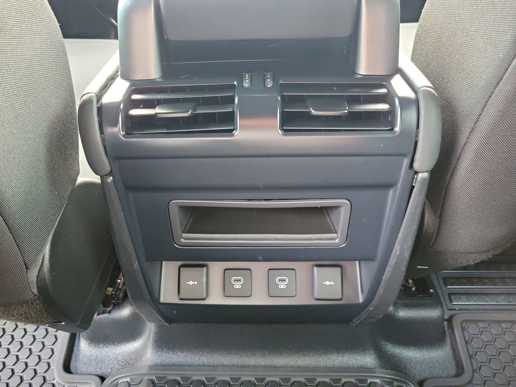 Used 2021 Land Rover Defender 110 image 19